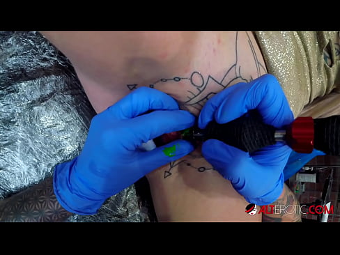 ❤️ Extremamente tatuada, a brasa Sully Savage fez uma tatuagem em seu clítoris Porno em nós pt-br.vbdsm.ru ❌️